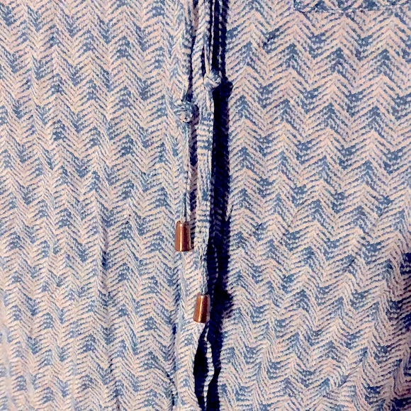 Carole Little large rayon light material button blouse with tassel - Picture 2 of 6